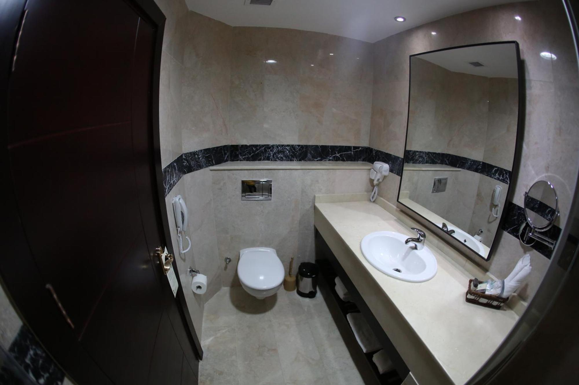 Palestine Plaza Hotel Ramallah Room photo