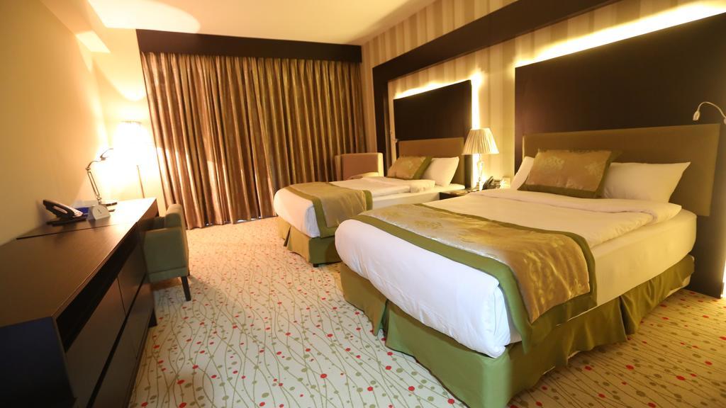 Palestine Plaza Hotel Ramallah Room photo